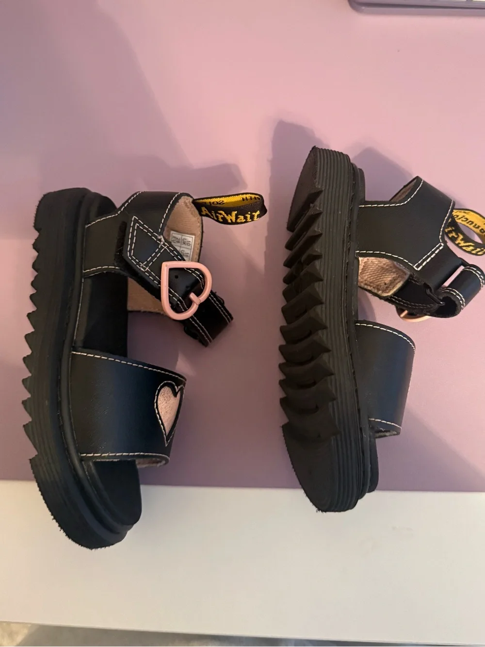 dr marten Junior Marlow Hearts Leather Sandals in Black